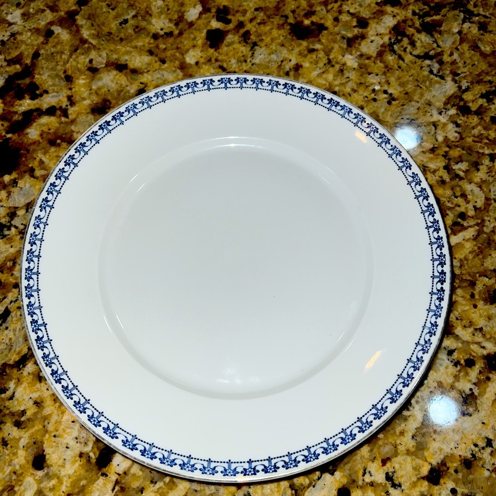 Vintage Krautheim Selb Bavaria Germany 10” Porcelain Dinner Plate RARE, PRISTINE